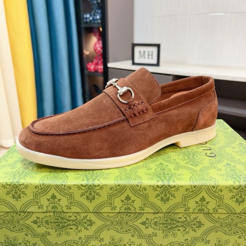 G*u*i leather shoes